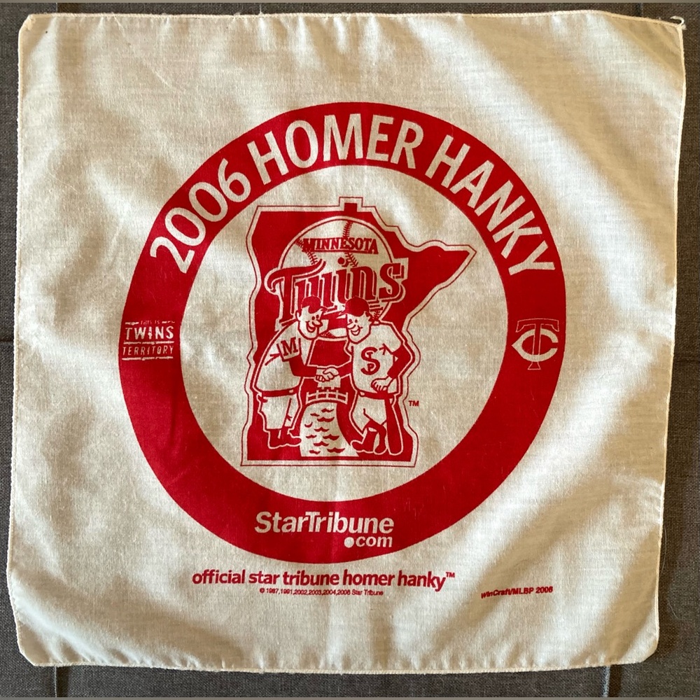 Minnesota Twins 2006 Homer Hanky. - Picture 2 of 3